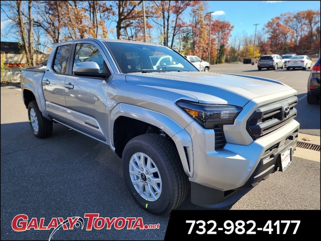 2025 Toyota Tacoma SR5's photo