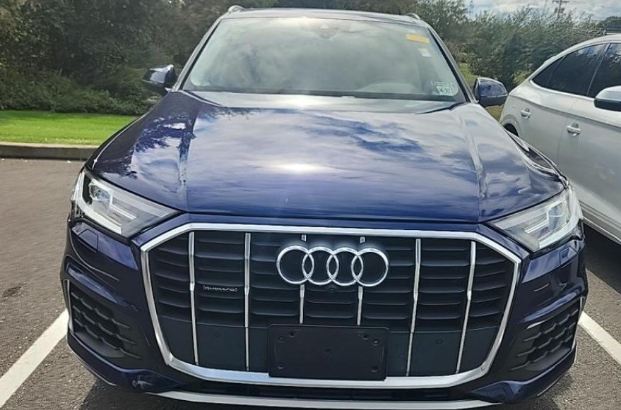 2022 Audi Q7 45 Premium photo 2