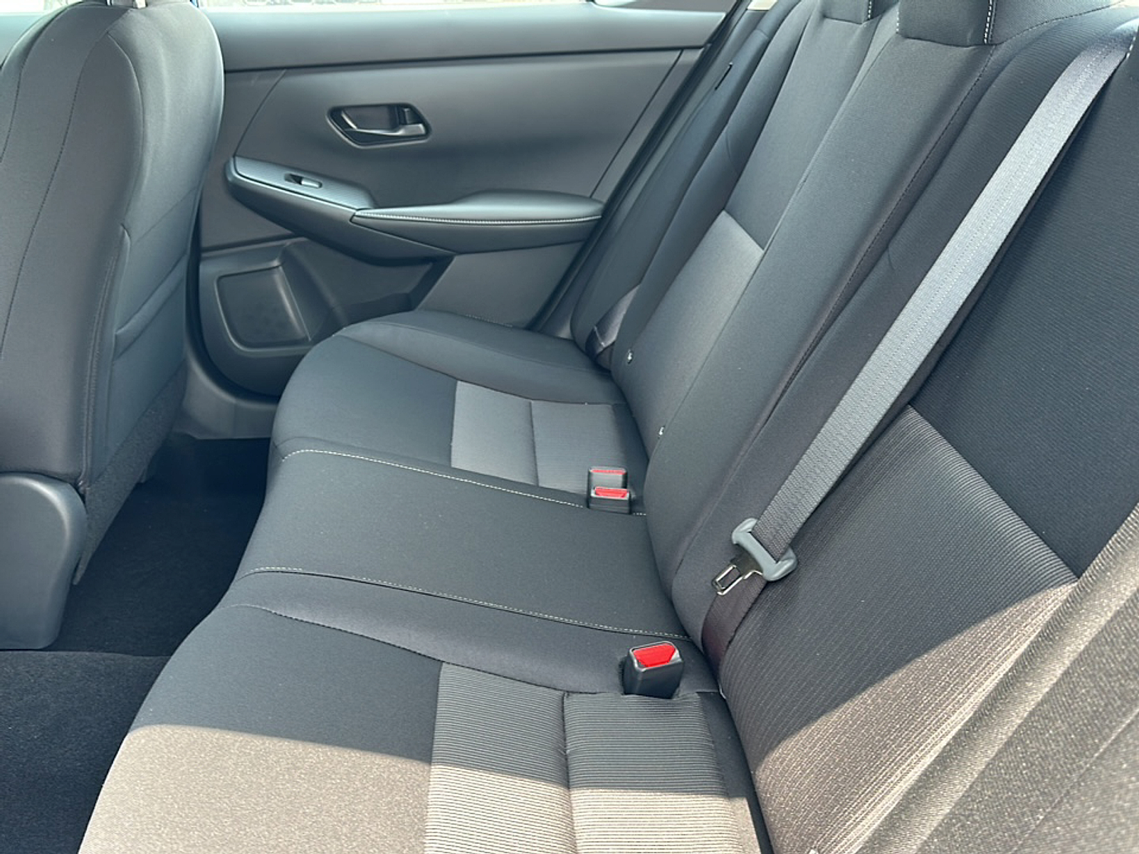 2025 Nissan Sentra SV photo 4