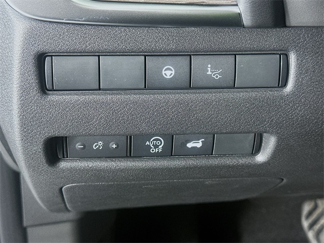 2026 Nissan Rogue Platinum photo 11