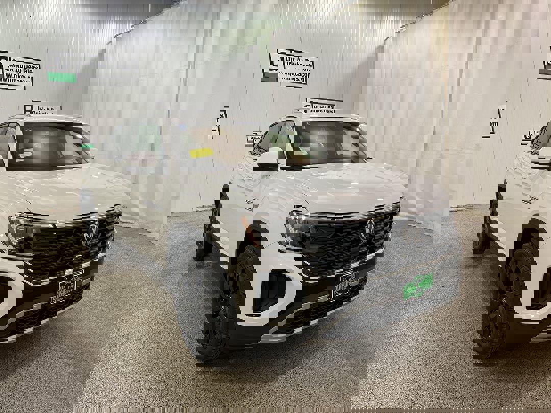 New 2025 Pure White Volkswagen 2.0T SE w/Technology image 1