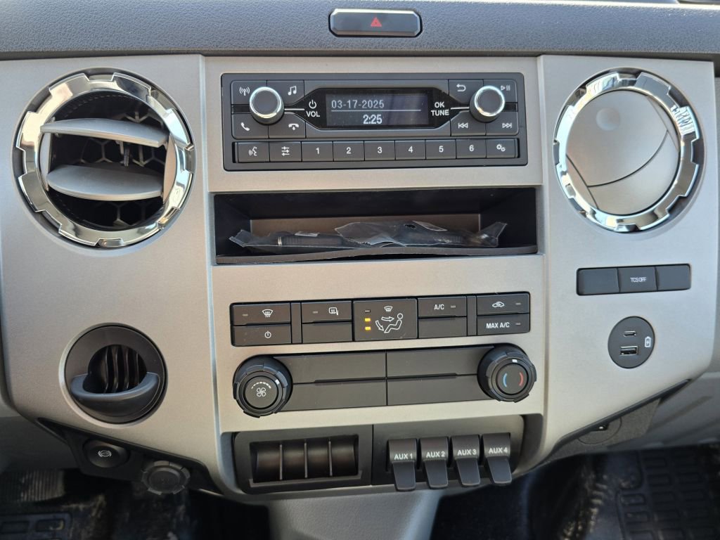 2026 Ford F-650 Base photo 2