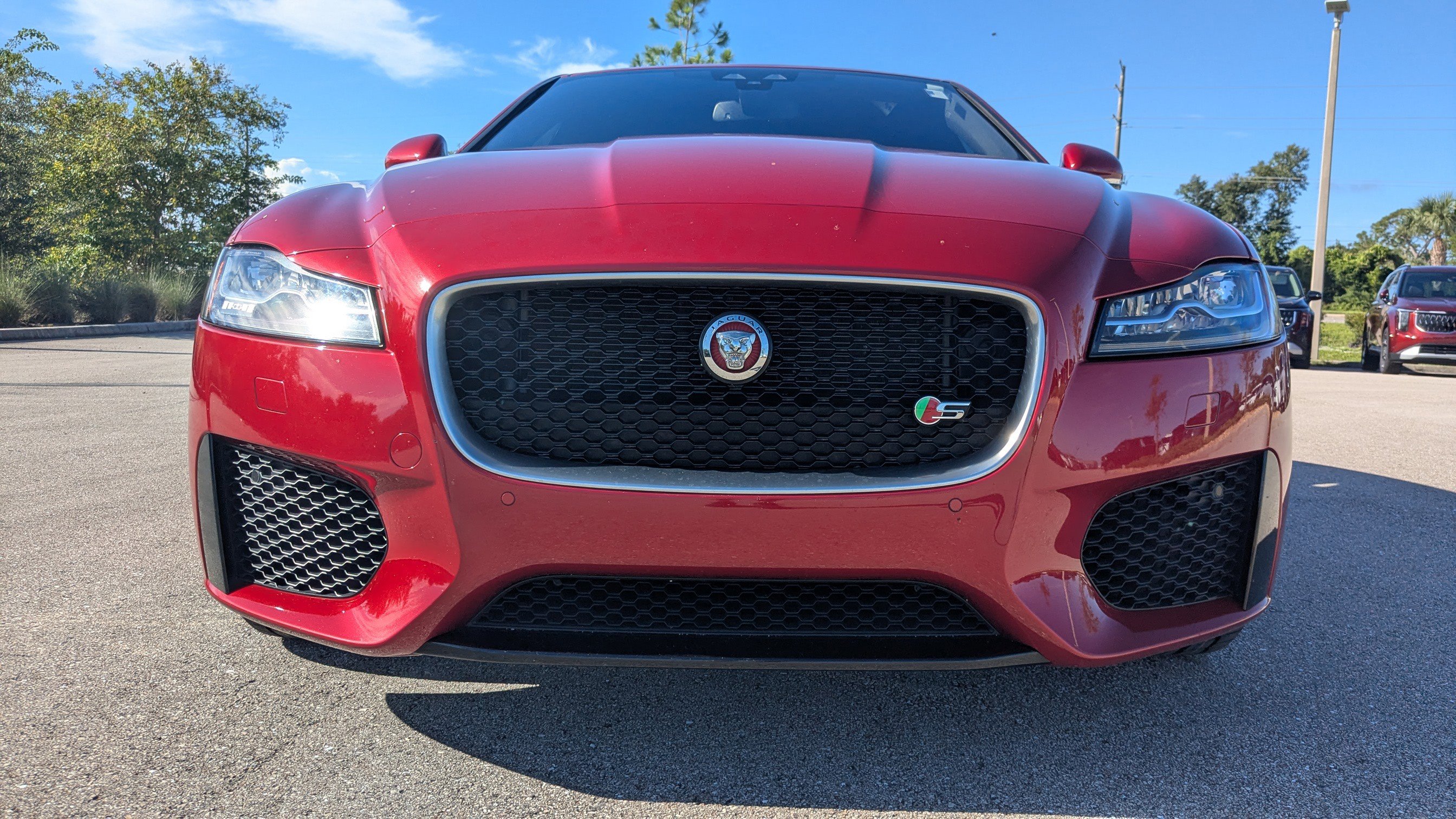 2016 Jaguar XF S photo 3
