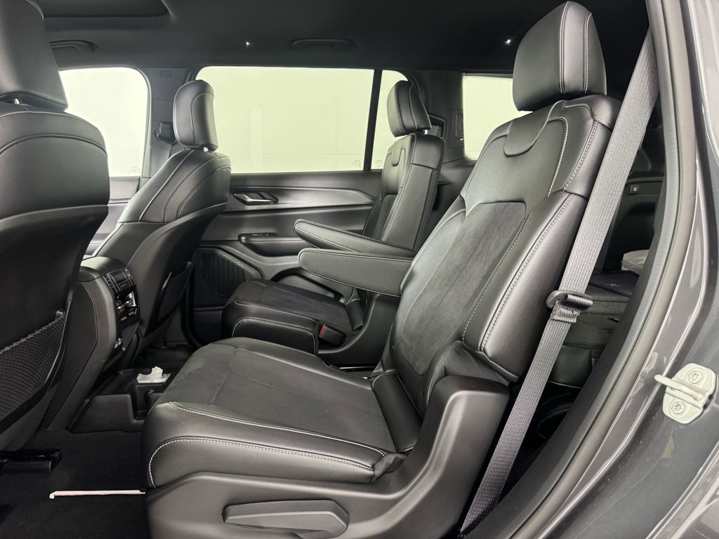 2024 Jeep Grand Cherokee Altitude X photo 11