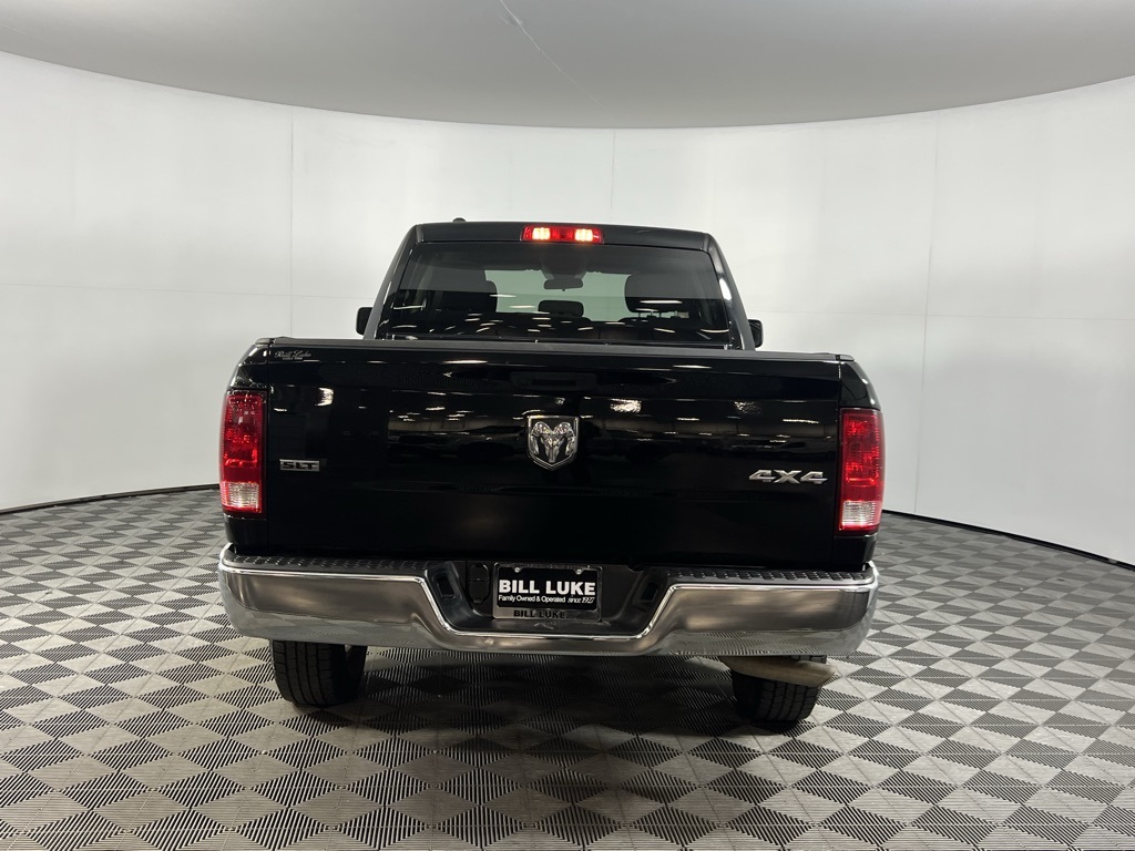 2024 Ram 1500 Classic SLT photo 4