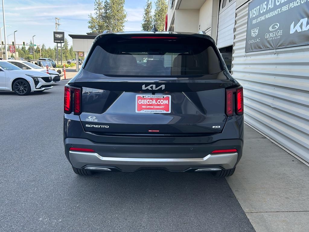 2025 Kia Sorento S photo 4
