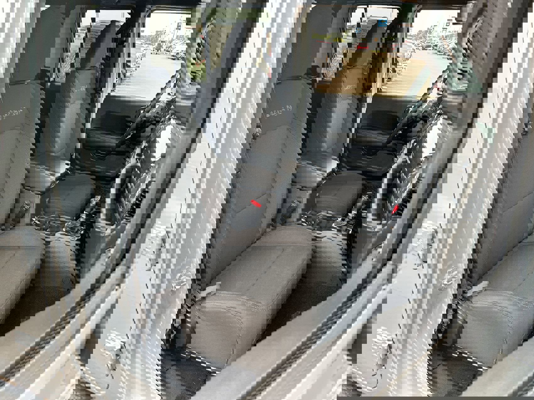2023 Jeep Gladiator Overland photo 21