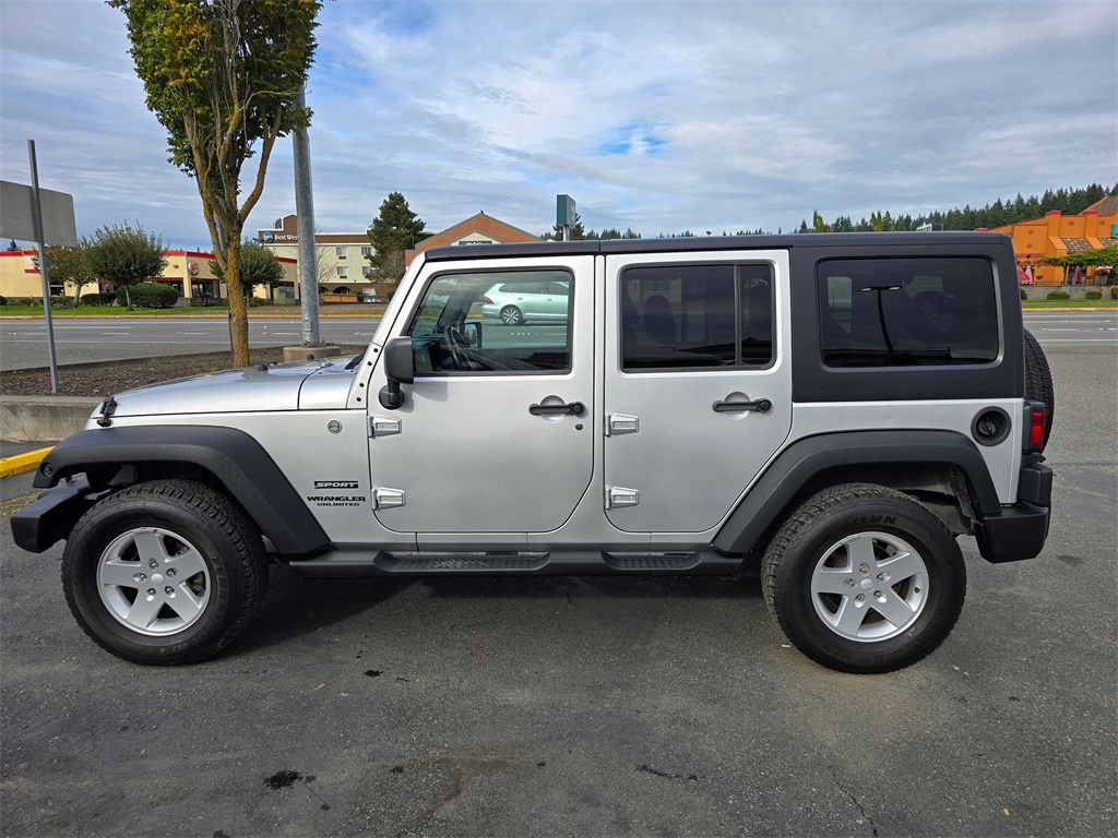 2011 Jeep Wrangler Unlimited Sport photo 4