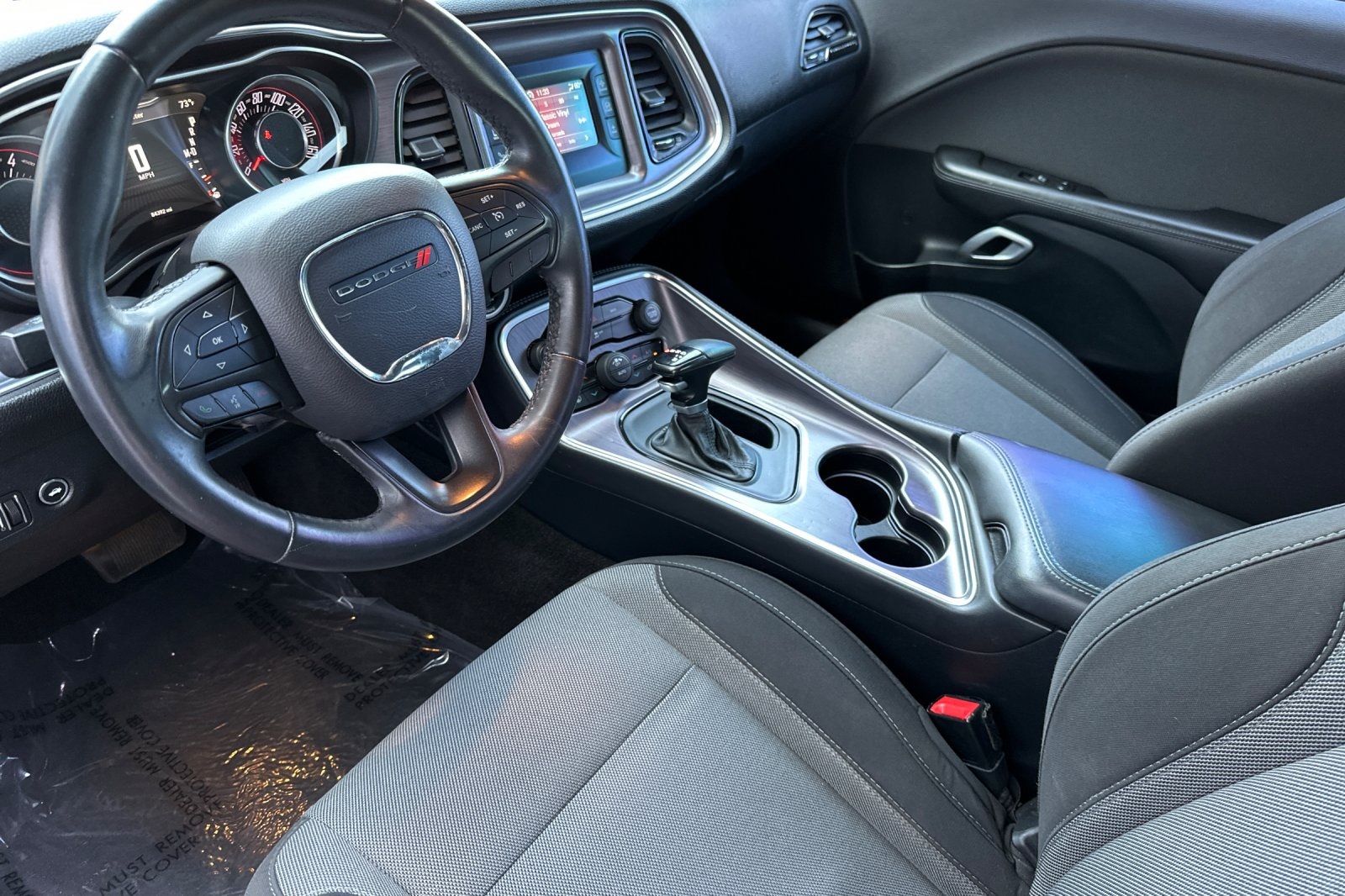 2016 Dodge Challenger SXT photo 9