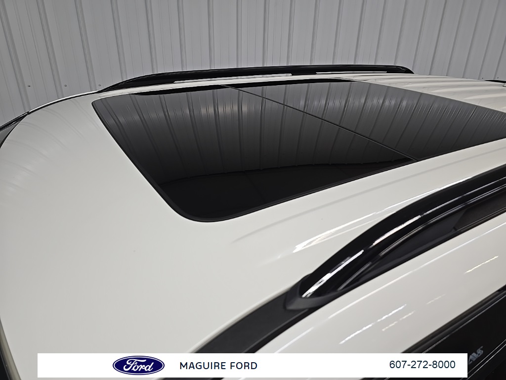 2020 Ford Explorer ST photo 11