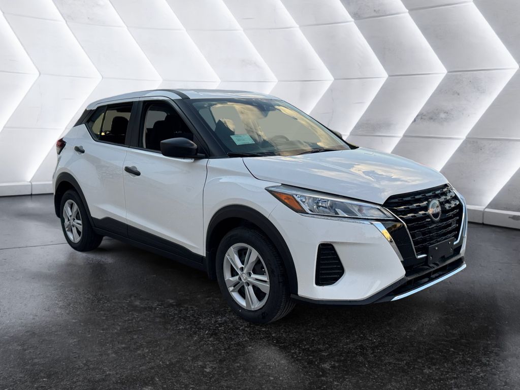 2024 Nissan Kicks S photo 3