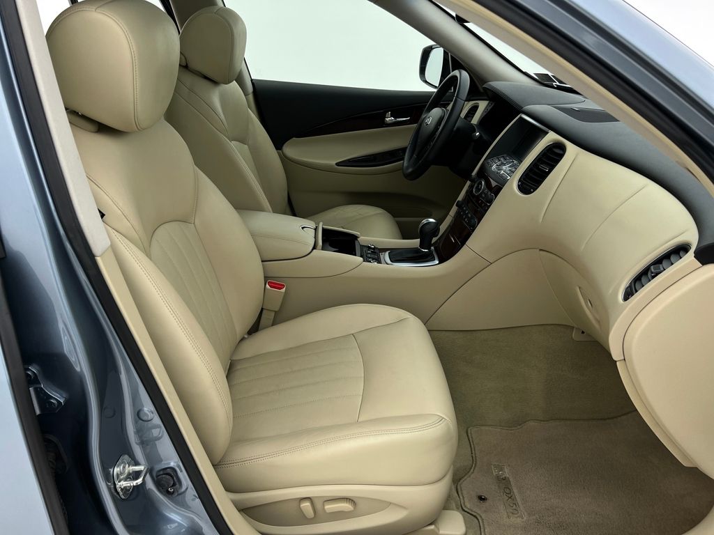 2017 Infiniti QX50 Base photo 14