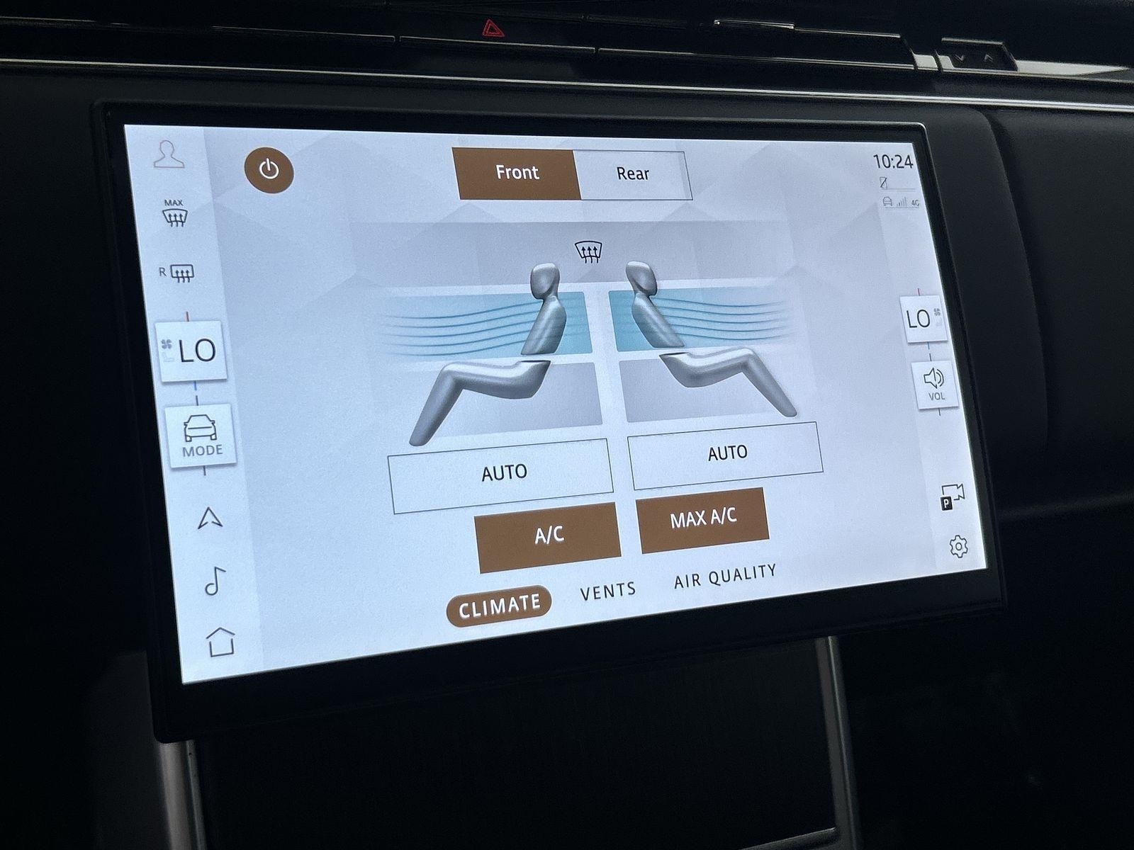 2025 Land Rover Range Rover SE photo 14