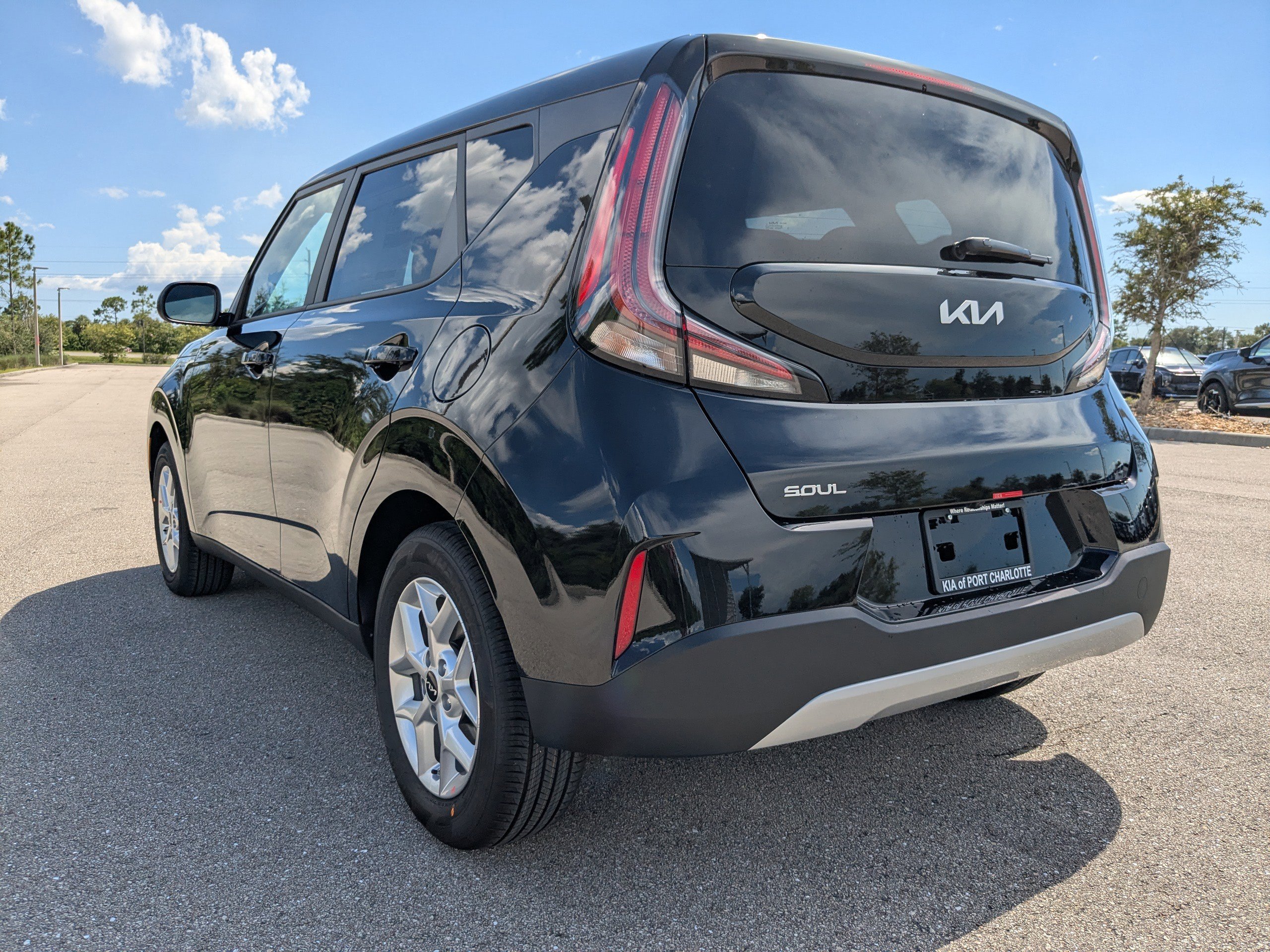 2025 Kia Soul S photo 3