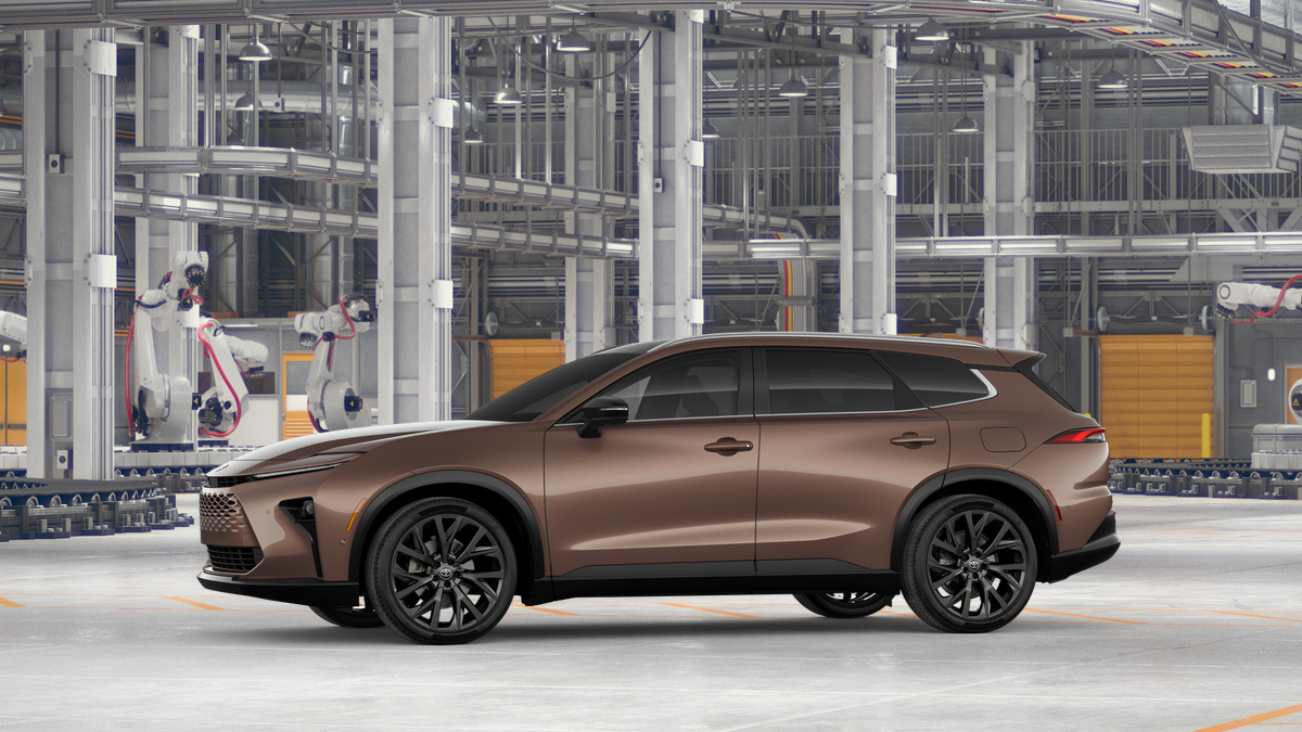 2026 Toyota Crown Signia Limited photo 3