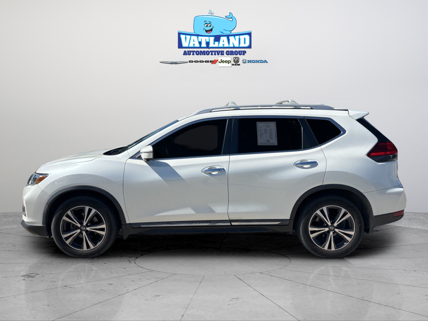 Used 2017 Nissan Rogue SL with VIN 5N1AT2MT6HC867811 for sale in Owensboro, KY