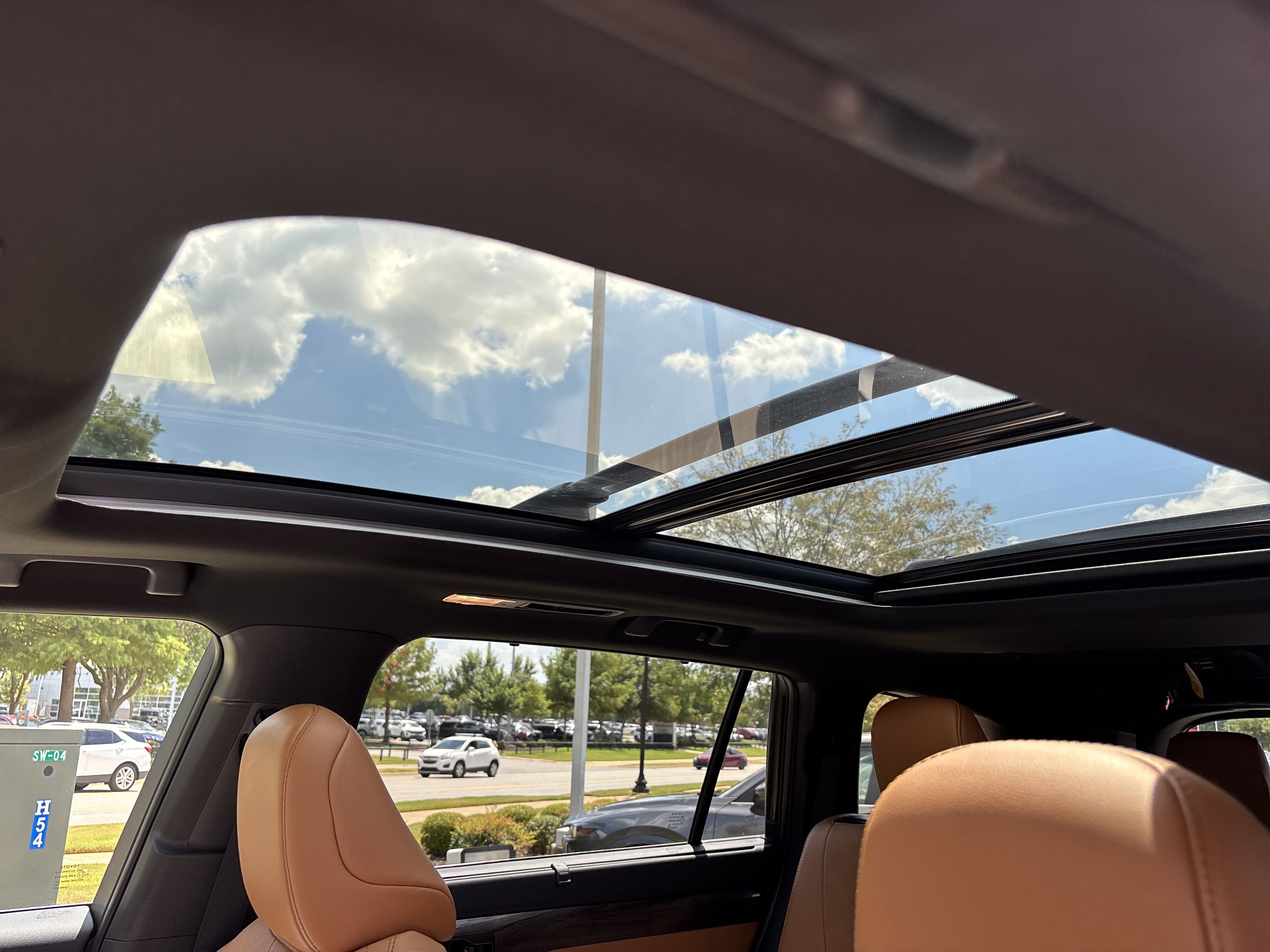 2025 Toyota Highlander Platinum photo 4