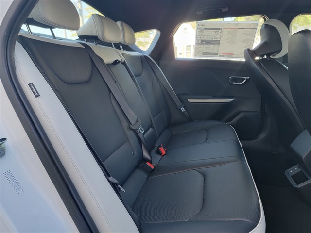 2025 Kia K4 GT-Line photo 15