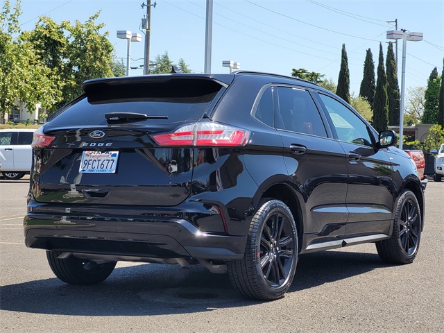 2022 Ford Edge ST photo 3