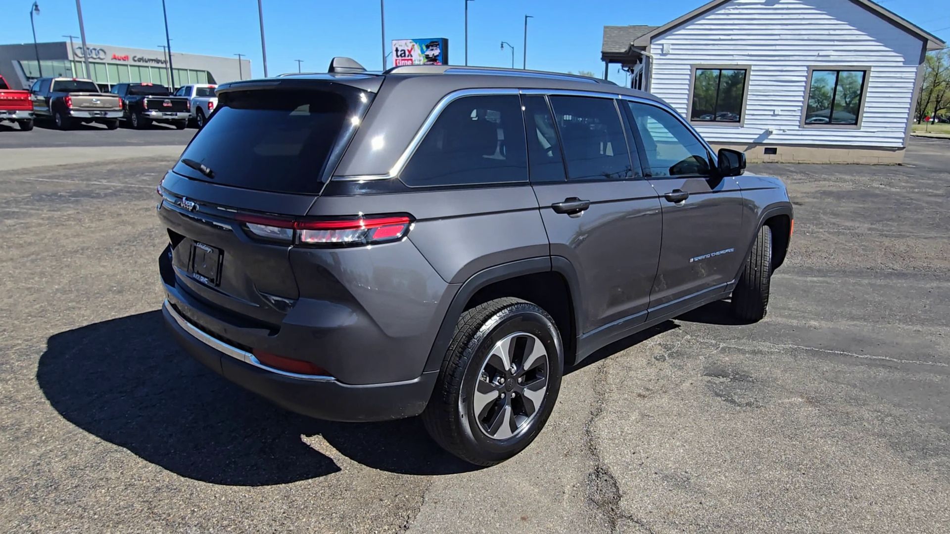 2023 Jeep Cherokee Base photo 41