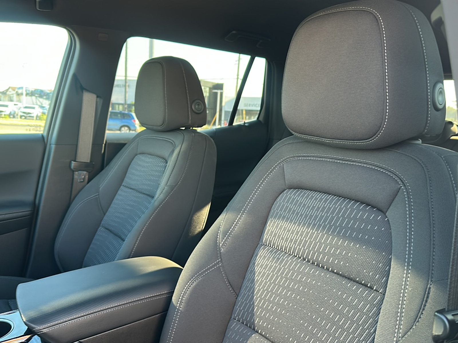 2025 Chevrolet Equinox LT photo 3
