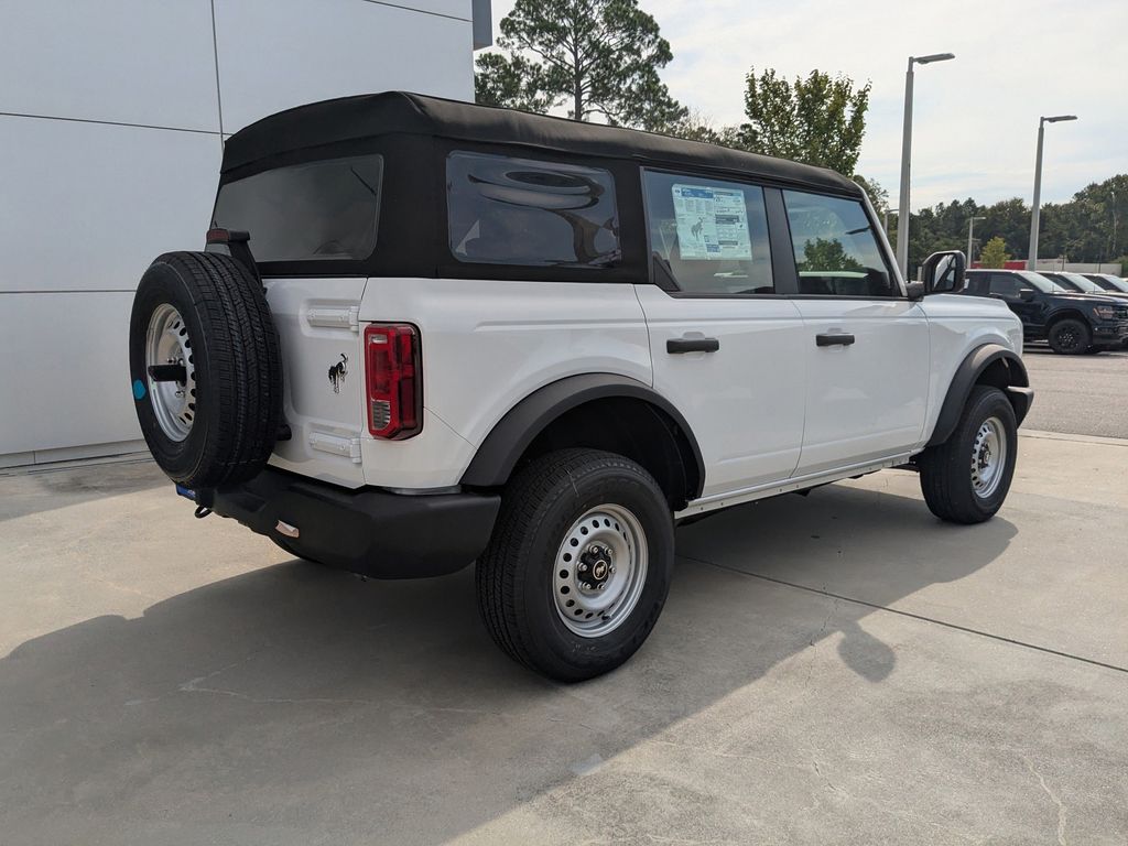 2025 Ford Bronco Base photo 2