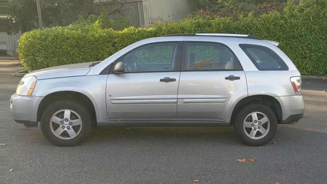 2008 Chevrolet Equinox photo 3