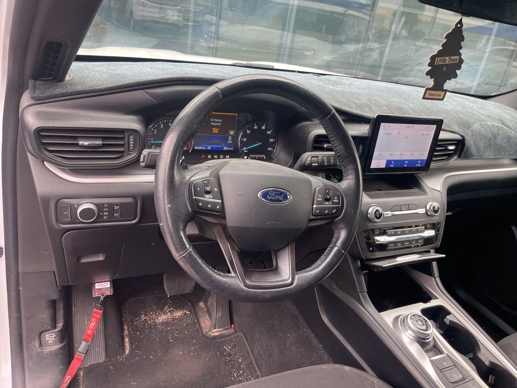 2020 Ford Explorer XLT photo 21
