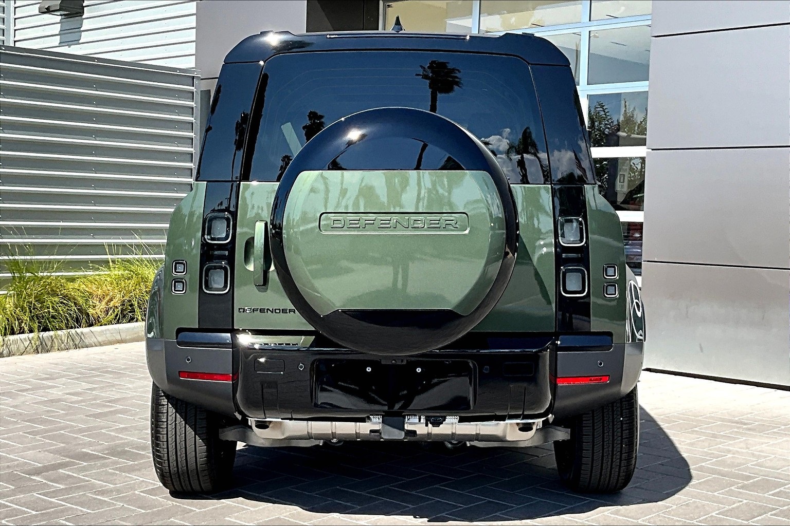 2026 Land Rover Defender 110 S photo 4