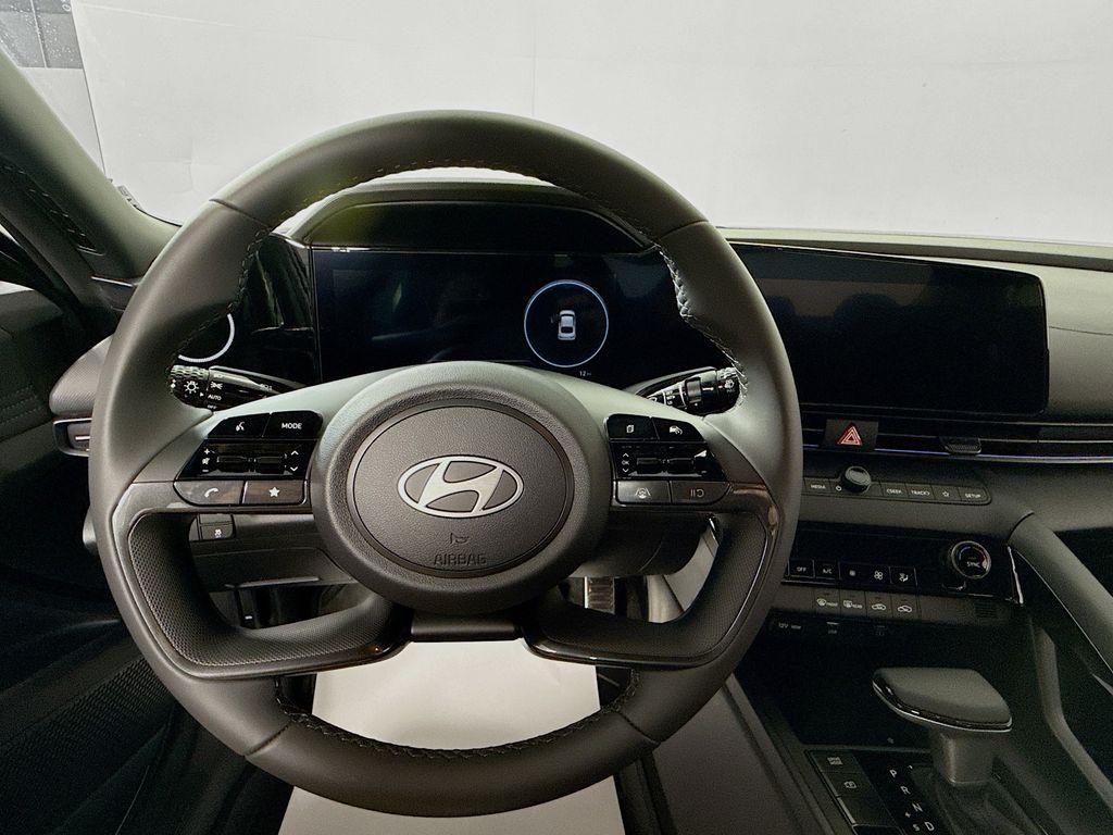 2025 Hyundai Elantra Hybrid SEL Sport photo 11