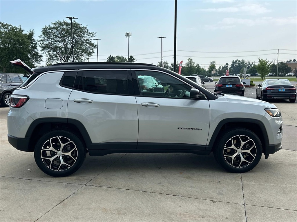 2024 Jeep Compass Limited photo 6