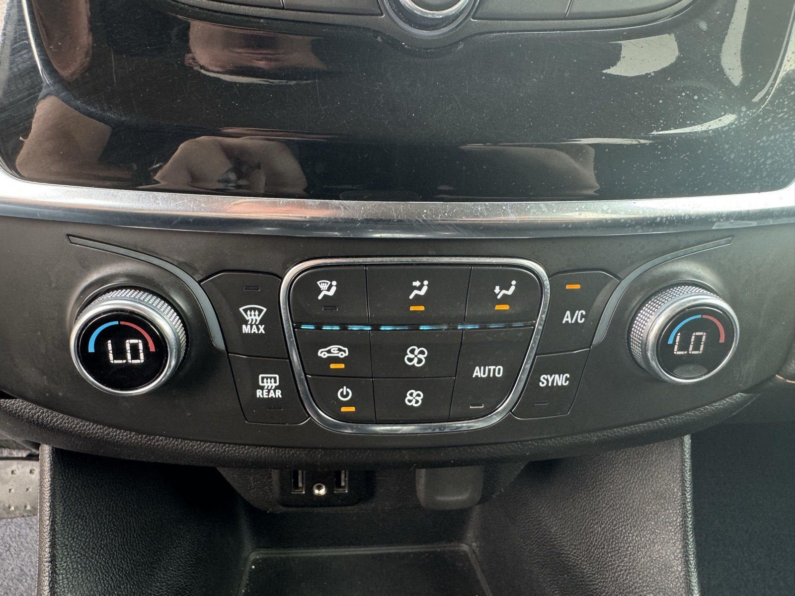 2021 Chevrolet Traverse LS photo 23