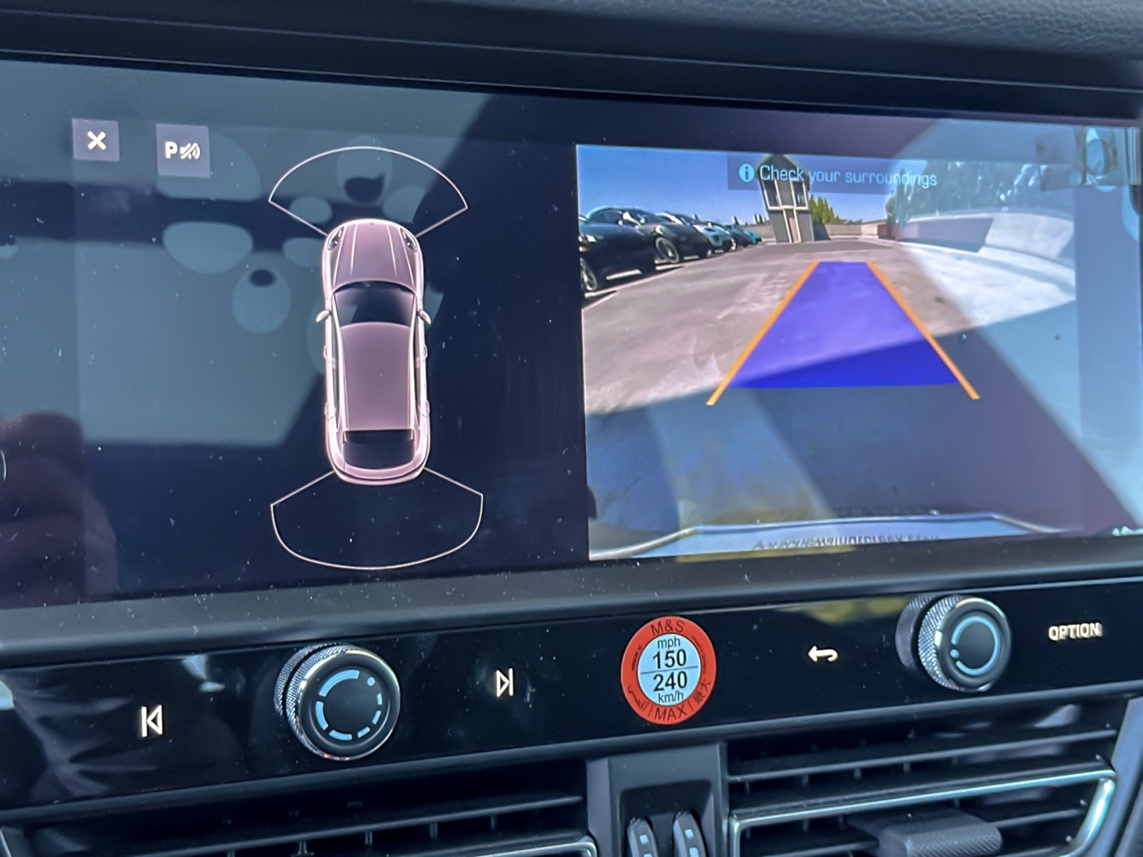 2025 Porsche Macan T photo 20