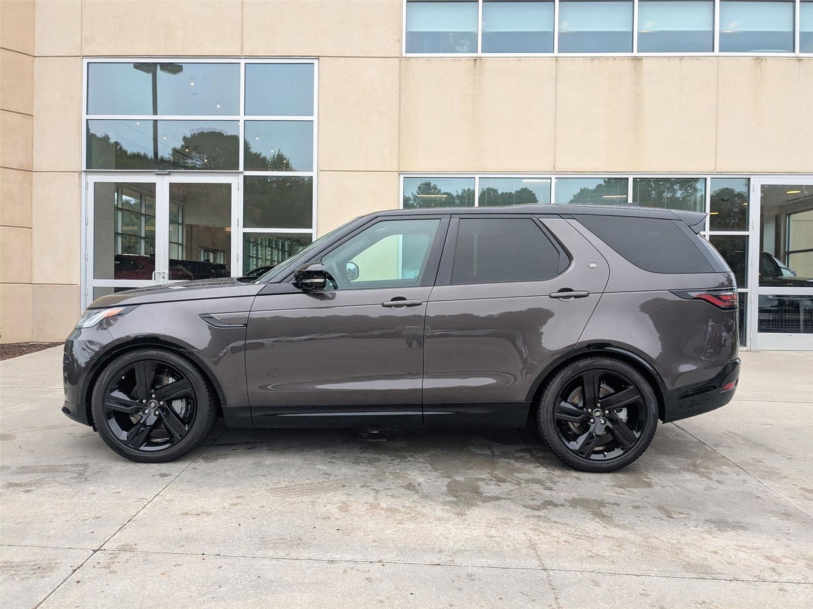 2025 Land Rover Discovery SE photo 8