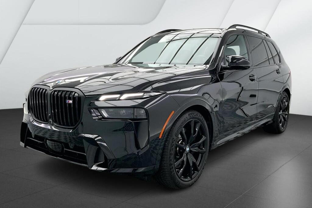2025 BMW X7 M60i's photo