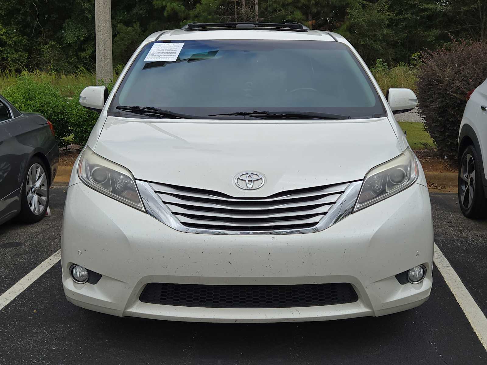 2017 Toyota Sienna Limited photo 2