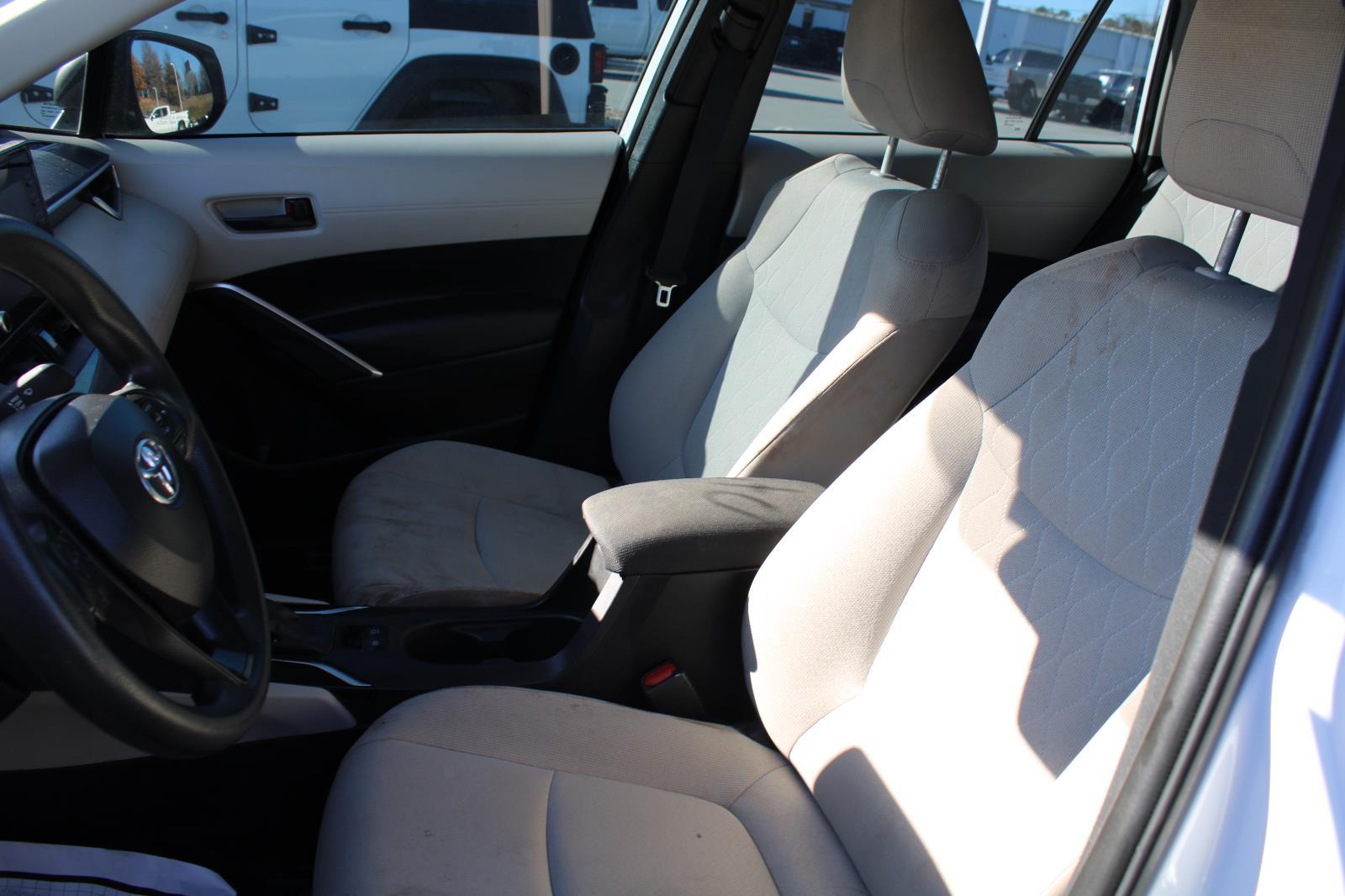 2022 Toyota Corolla Cross L photo 4