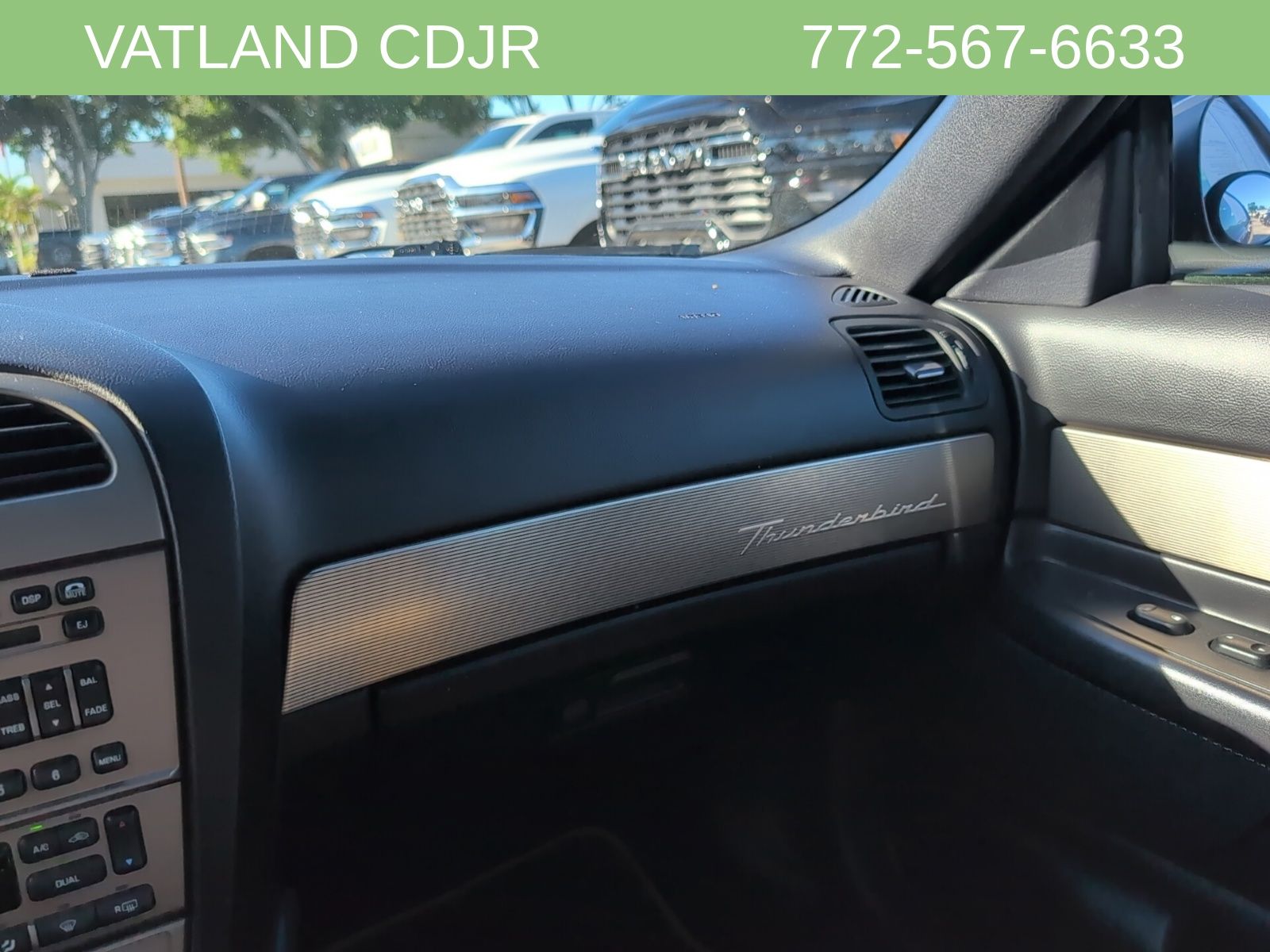 2004 Ford Thunderbird photo 22
