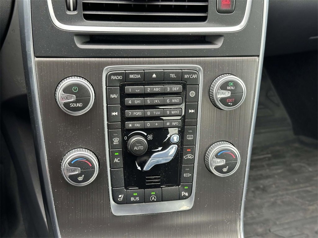 2016 Volvo S60 T5 Drive-E Premier photo 4