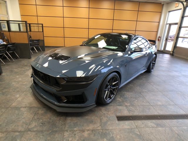 2024 Ford Mustang Dark Horse photo 3