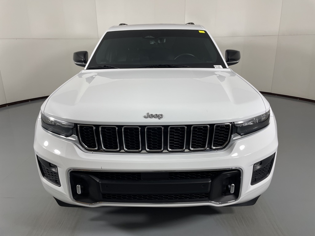 2022 Jeep Grand Cherokee Overland photo 2