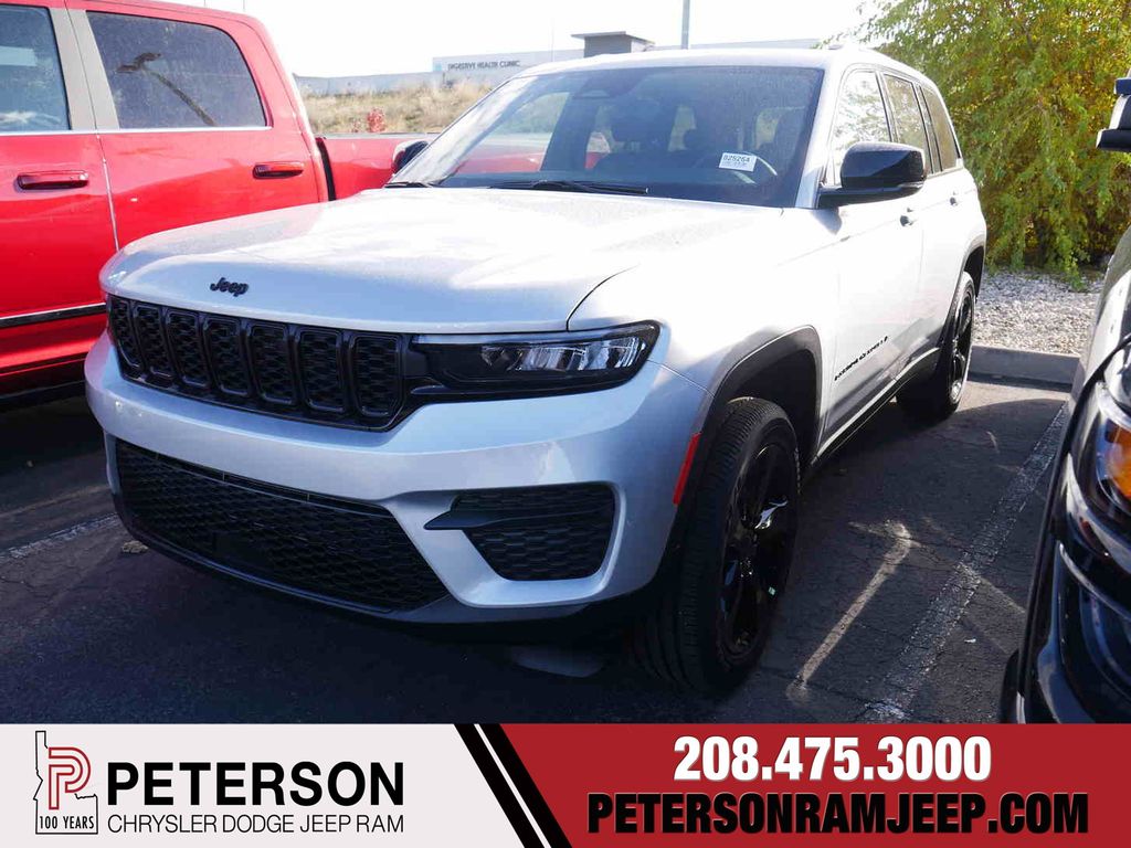 2025 Jeep Grand Cherokee Altitude's photo