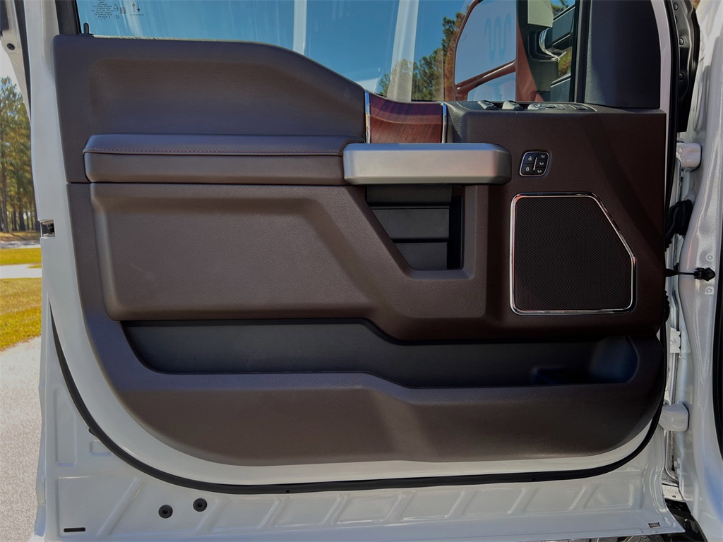 2022 Ford F-350 photo 12