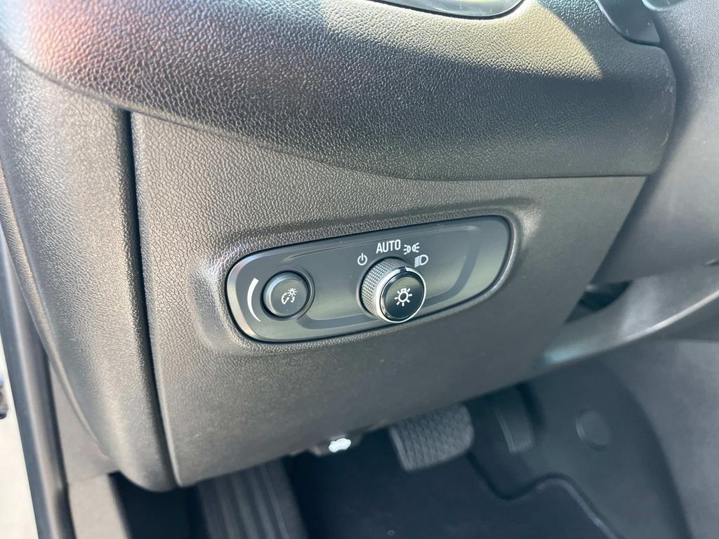 2023 Chevrolet Equinox LT photo 14