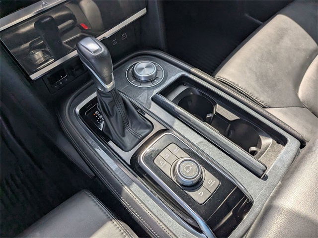 2022 Nissan Armada SV photo 16