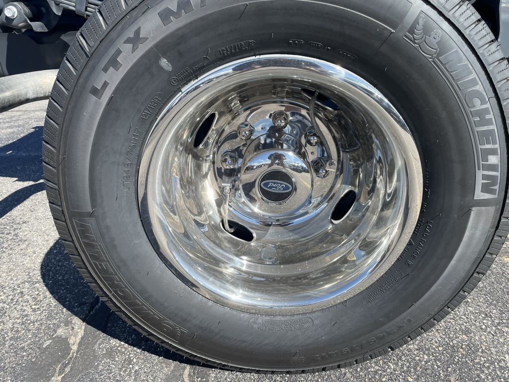 2025 Ford F-350 XL photo 3