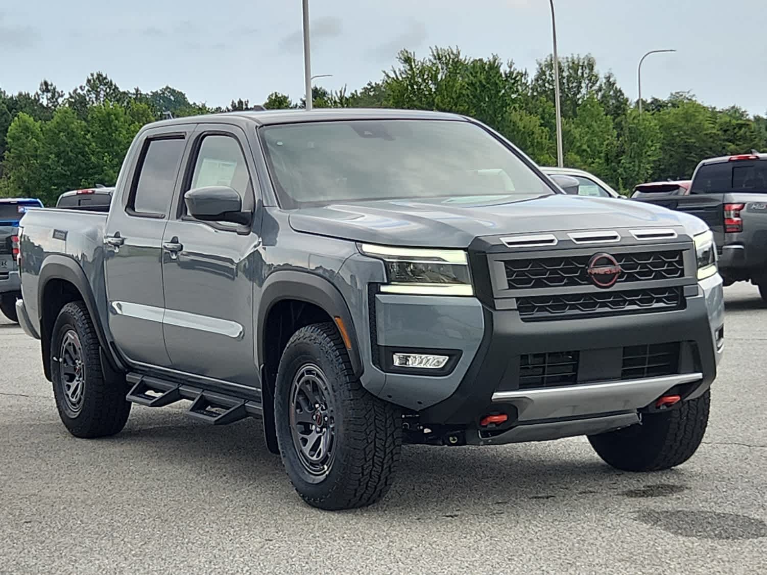 2025 Nissan Frontier Crew Cab PRO-4X photo 2