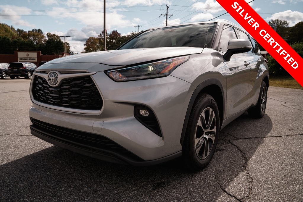 2021 Toyota Highlander Hybrid XLE photo 3