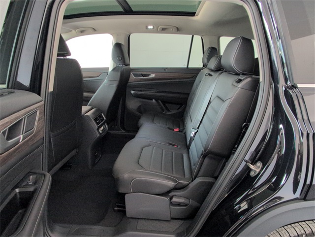 2026 Volkswagen Atlas SEL photo 7