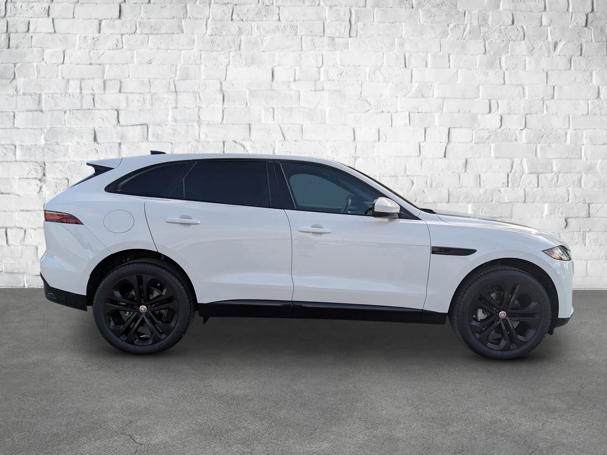 2023 Jaguar F-PACE P250 S photo 4